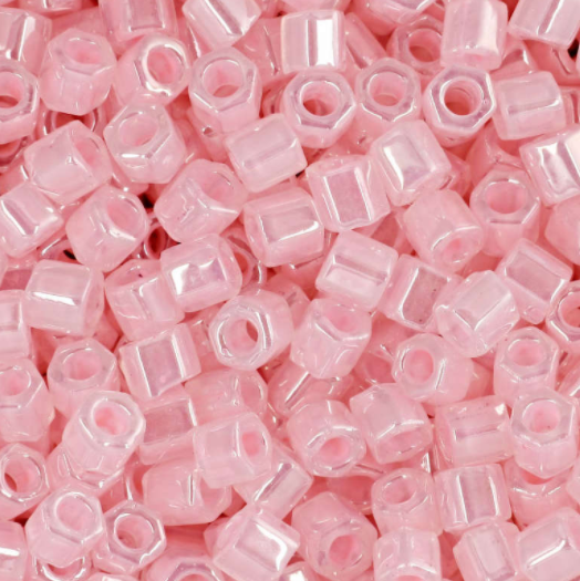 Hexagon Toho TH-11-145 (Ceylon Innocent Pink)